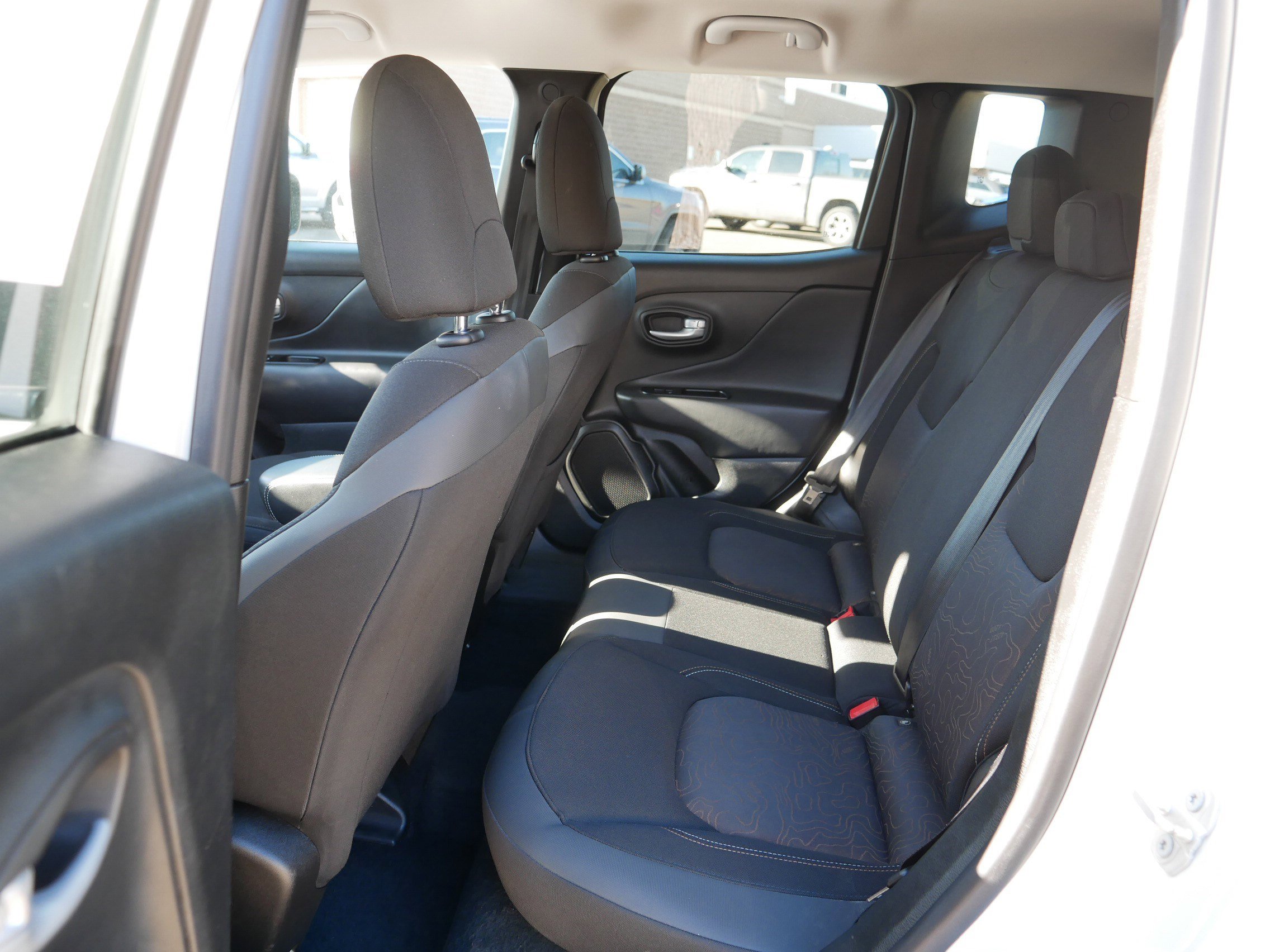 Used 2023 Jeep Renegade Latitude image 35