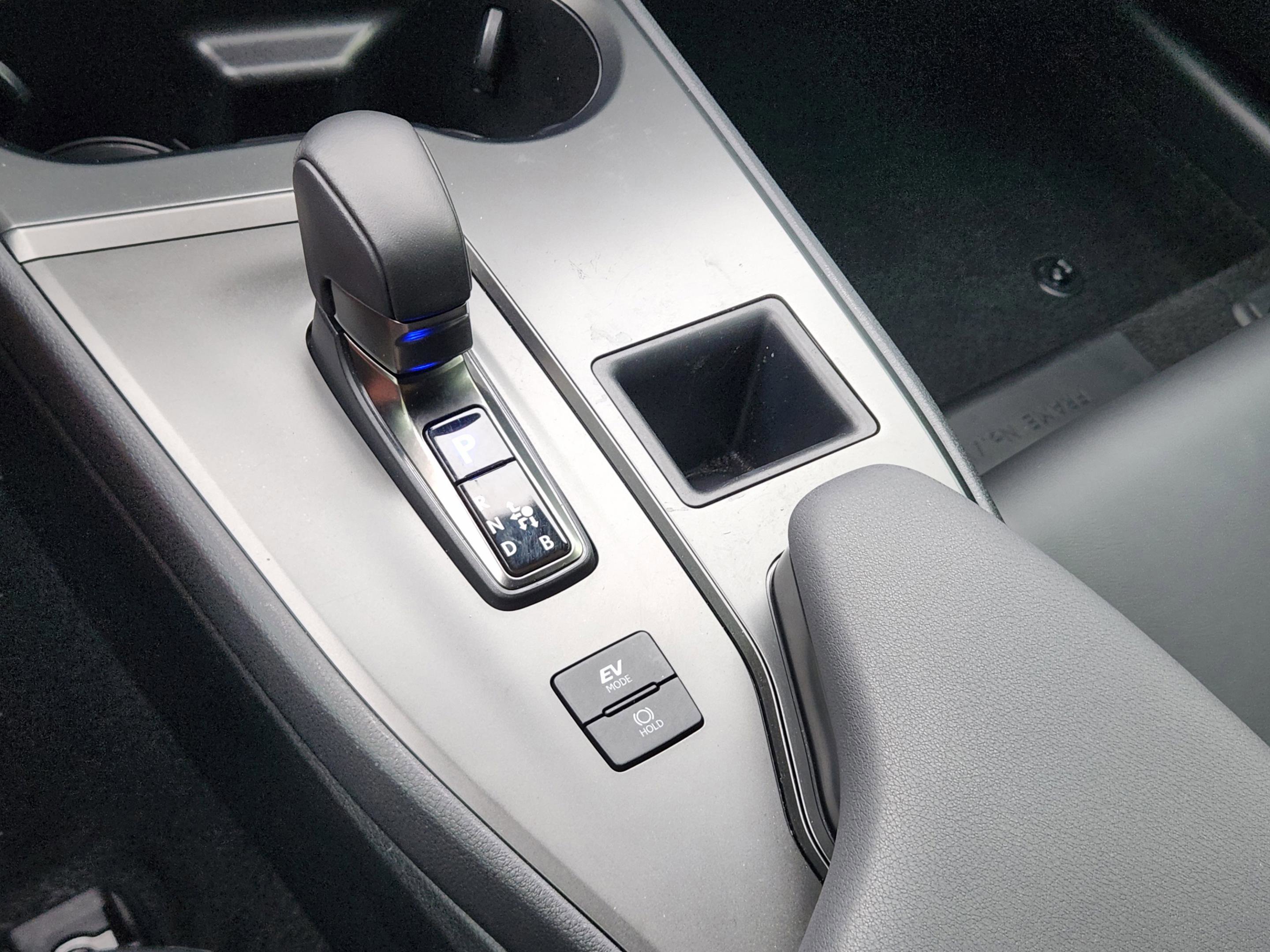 Certified 2025 Lexus UX 300h FWD w/ Accessory Package (Z1) image 32