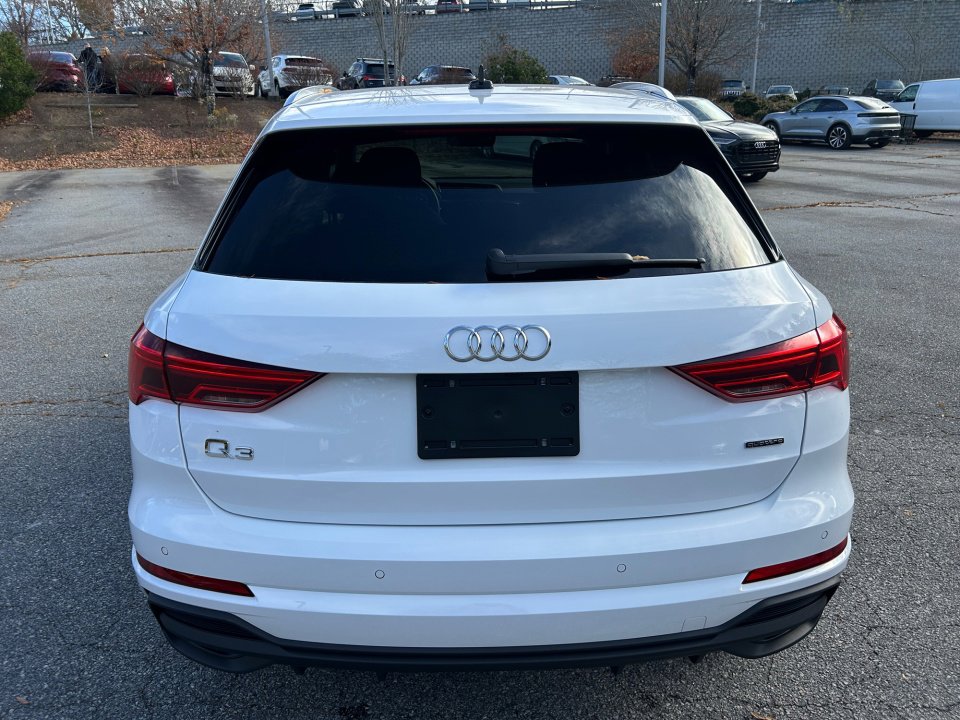 Certified 2025 Audi Q3 2.0T Premium w/ Convenience Package image 14