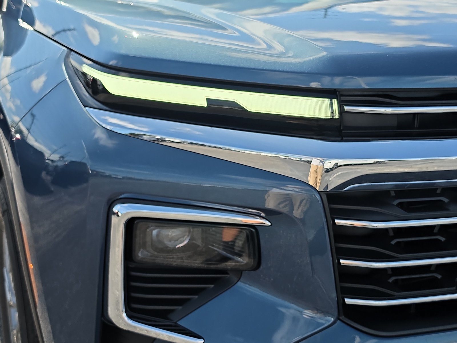 Used 2026 Chevrolet Traverse LT w/ Driver Confidence Package FWD image 7