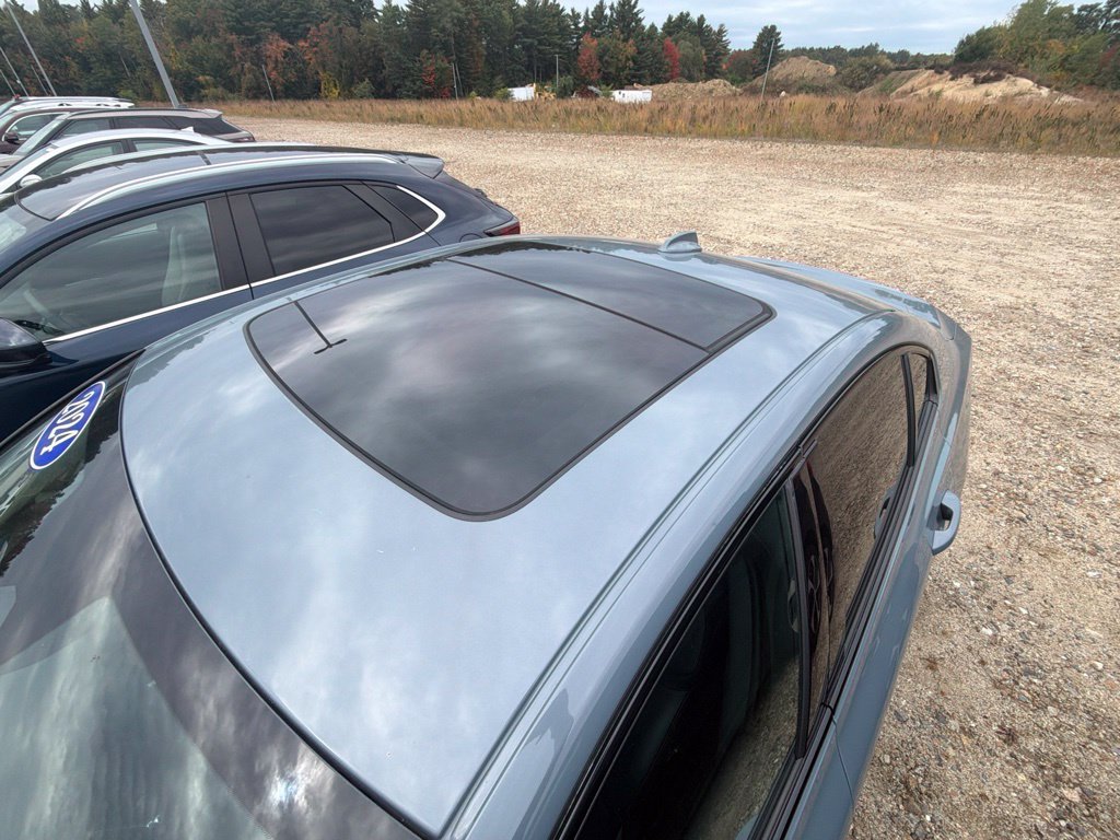Used 2024 Volvo S60 B5 Plus AWD/4WD image 9