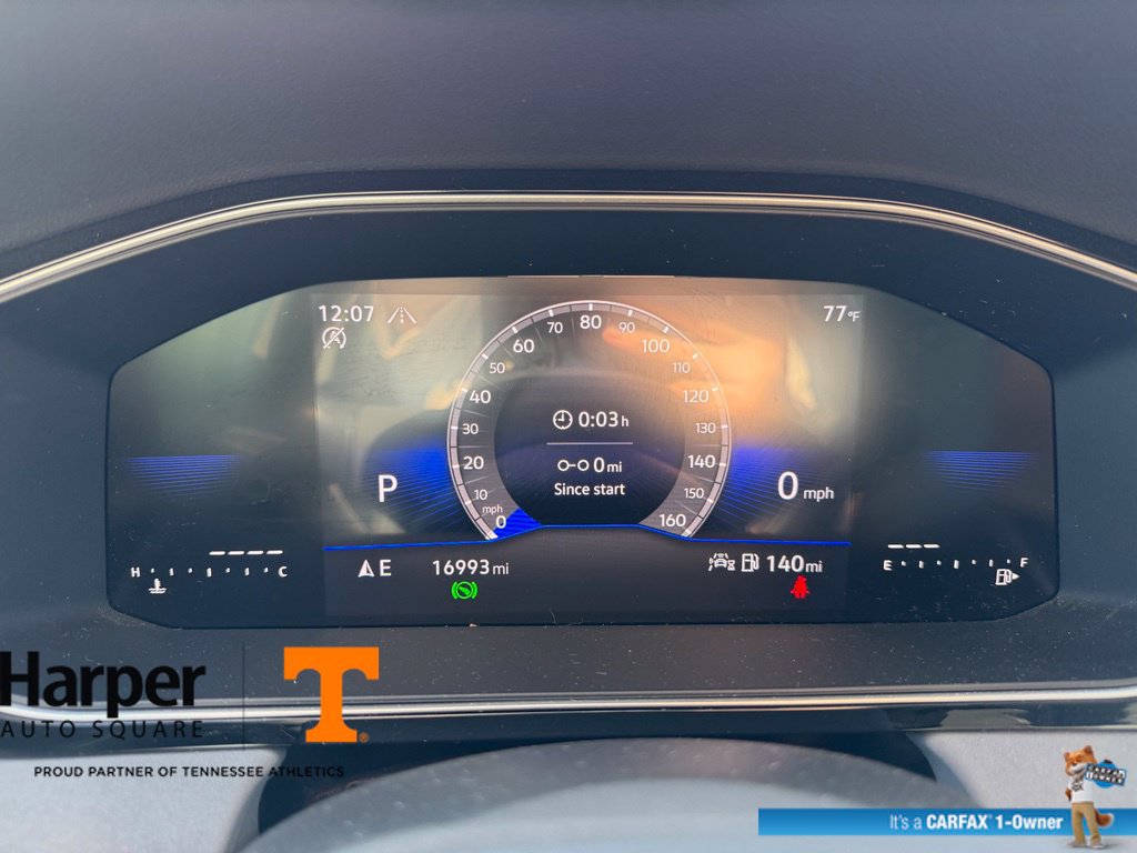 Used 2025 Volkswagen Jetta SE w/ Sunroof Package FWD image 16