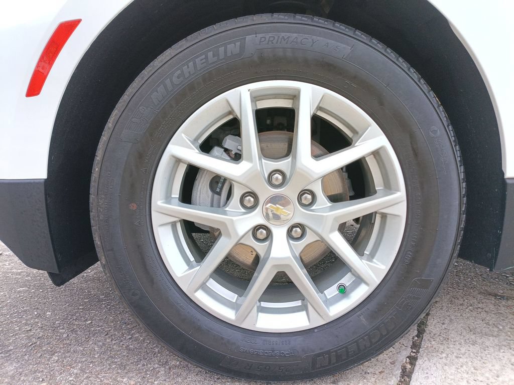 Used 2024 Chevrolet Equinox LS FWD image 12