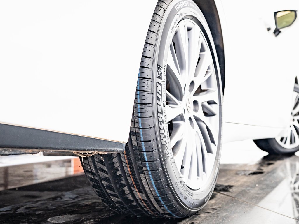 Certified 2019 Lexus ES 350 w/ Accessory Package 2 image 39