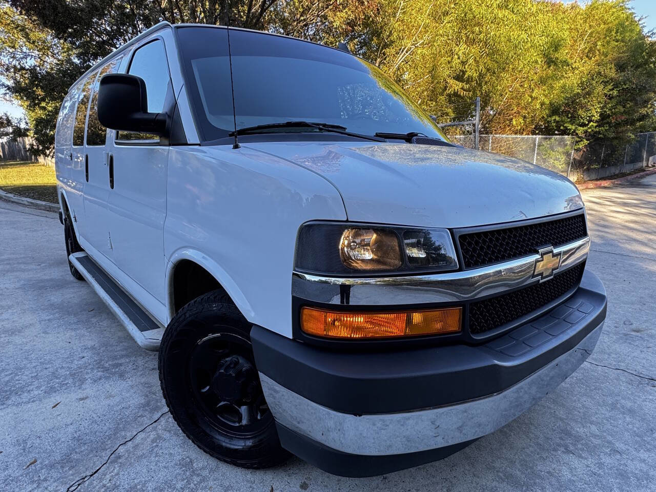 Used 2020 Chevrolet Express 2500 w/ Driver Convenience Package image 3