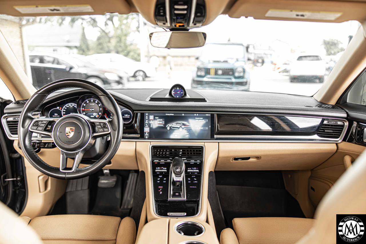 Used 2018 Porsche Panamera 4 AWD/4WD image 33