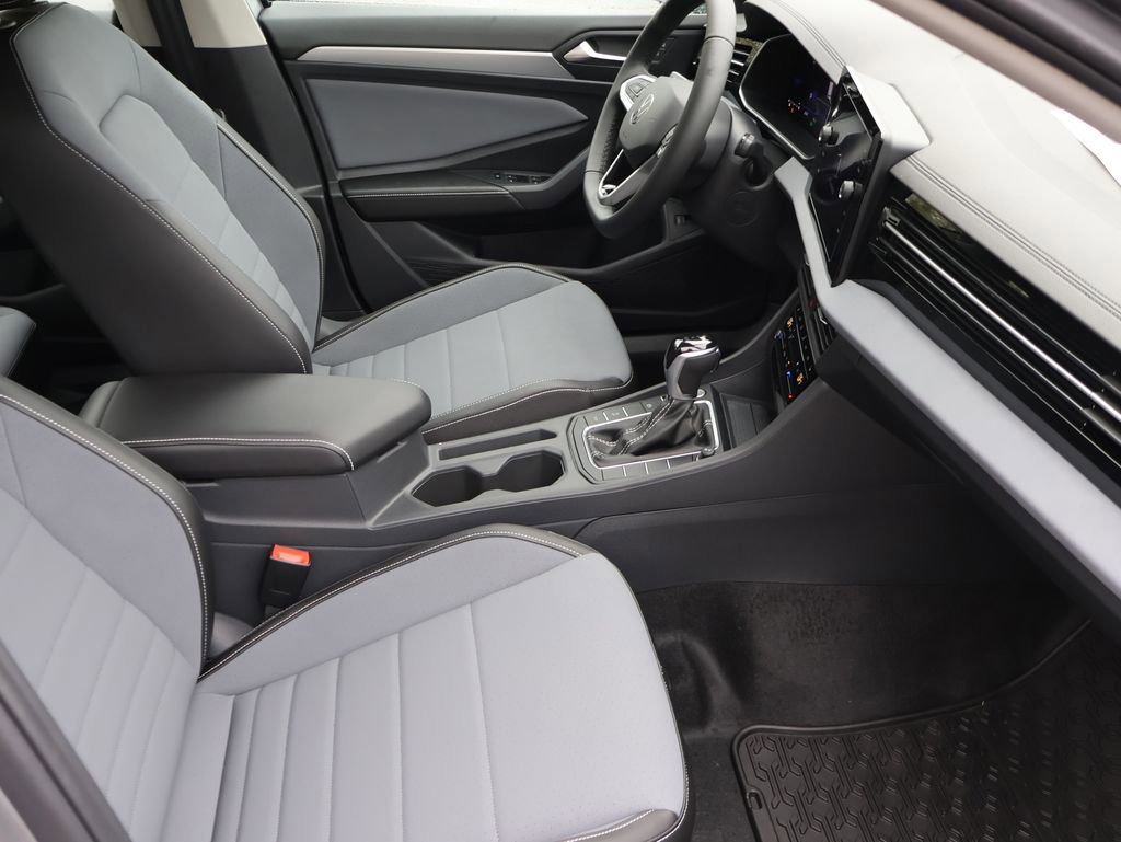 New 2026 Volkswagen Jetta SE image 12