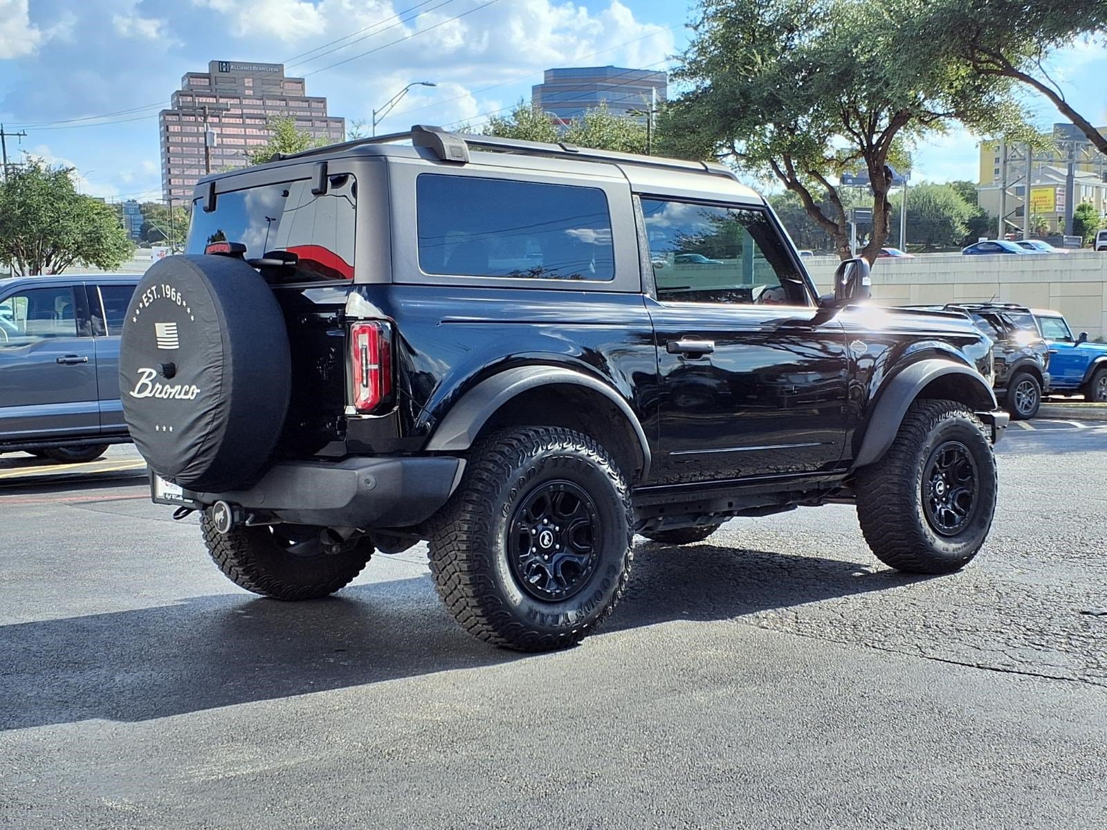 Certified 2023 Ford Bronco Wildtrak AWD/4WD image 6