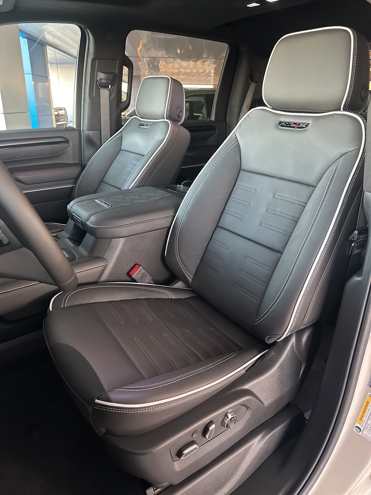 New 2026 GMC Sierra 2500 AT4X image 5