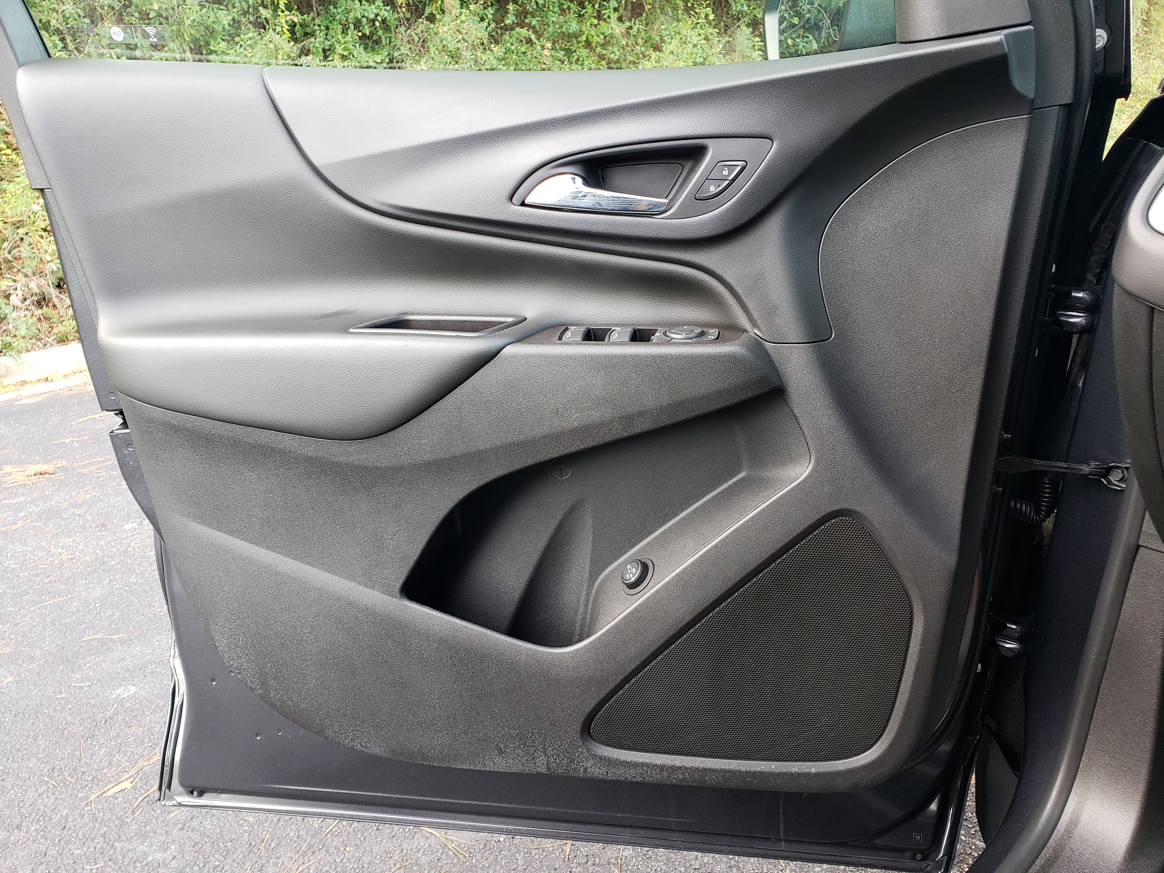 Used 2022 Chevrolet Equinox LT w/ Driver Convenience Package image 13