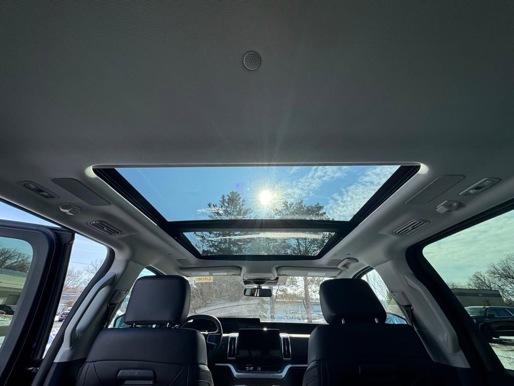 Used 2025 Ford Expedition Platinum w/ Platinum Ultimate Package image 42