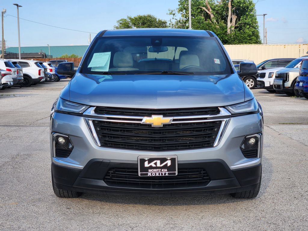 Used 2023 Chevrolet Traverse LS FWD image 2
