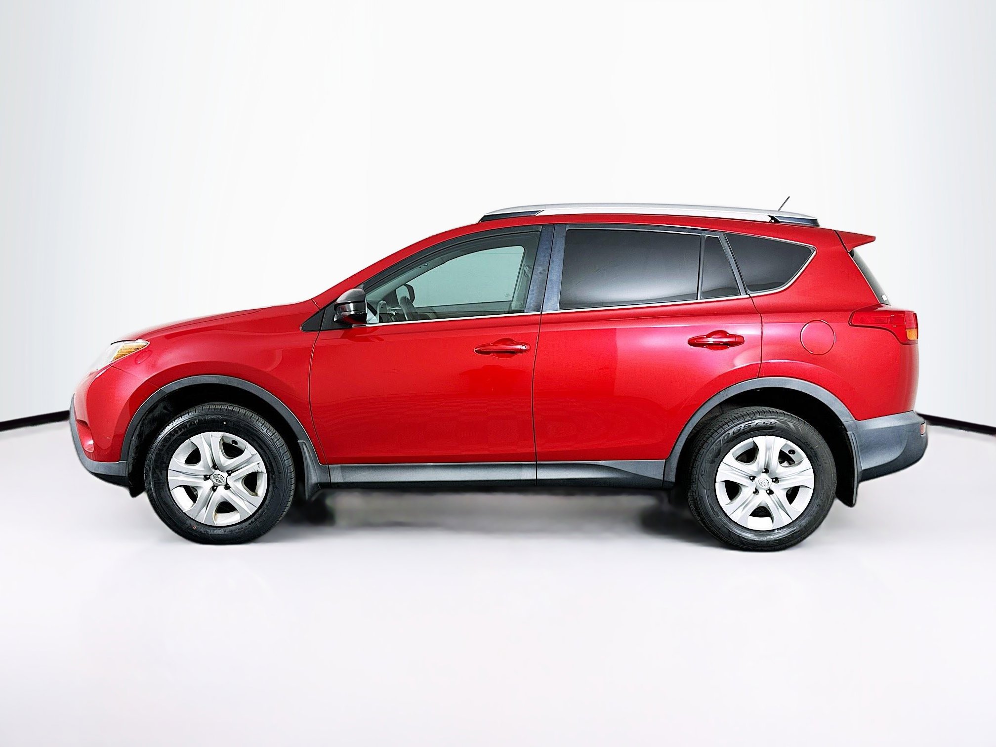 Used 2013 Toyota RAV4 LE image 4