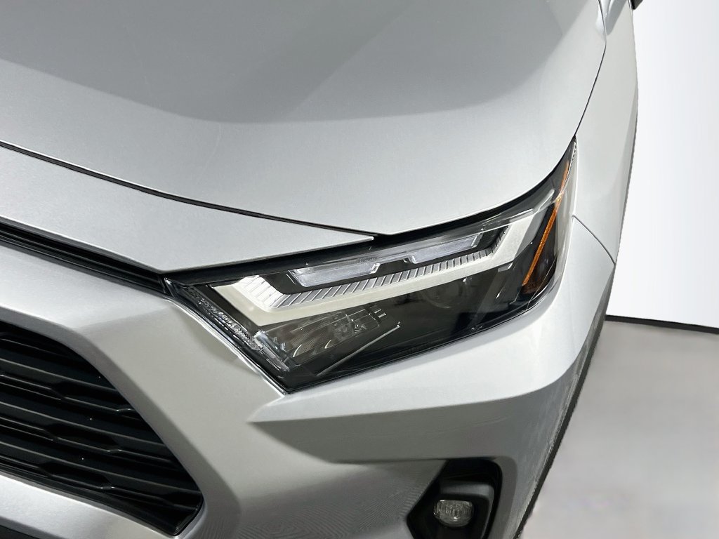 Used 2025 Toyota RAV4 XLE Premium FWD image 9