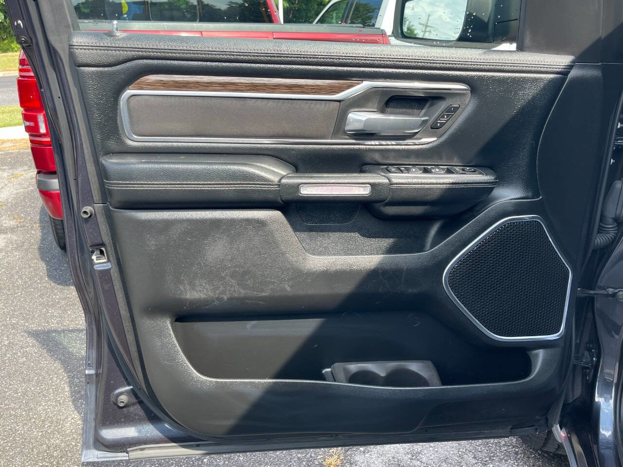 Used 2019 RAM 1500 Laramie image 25