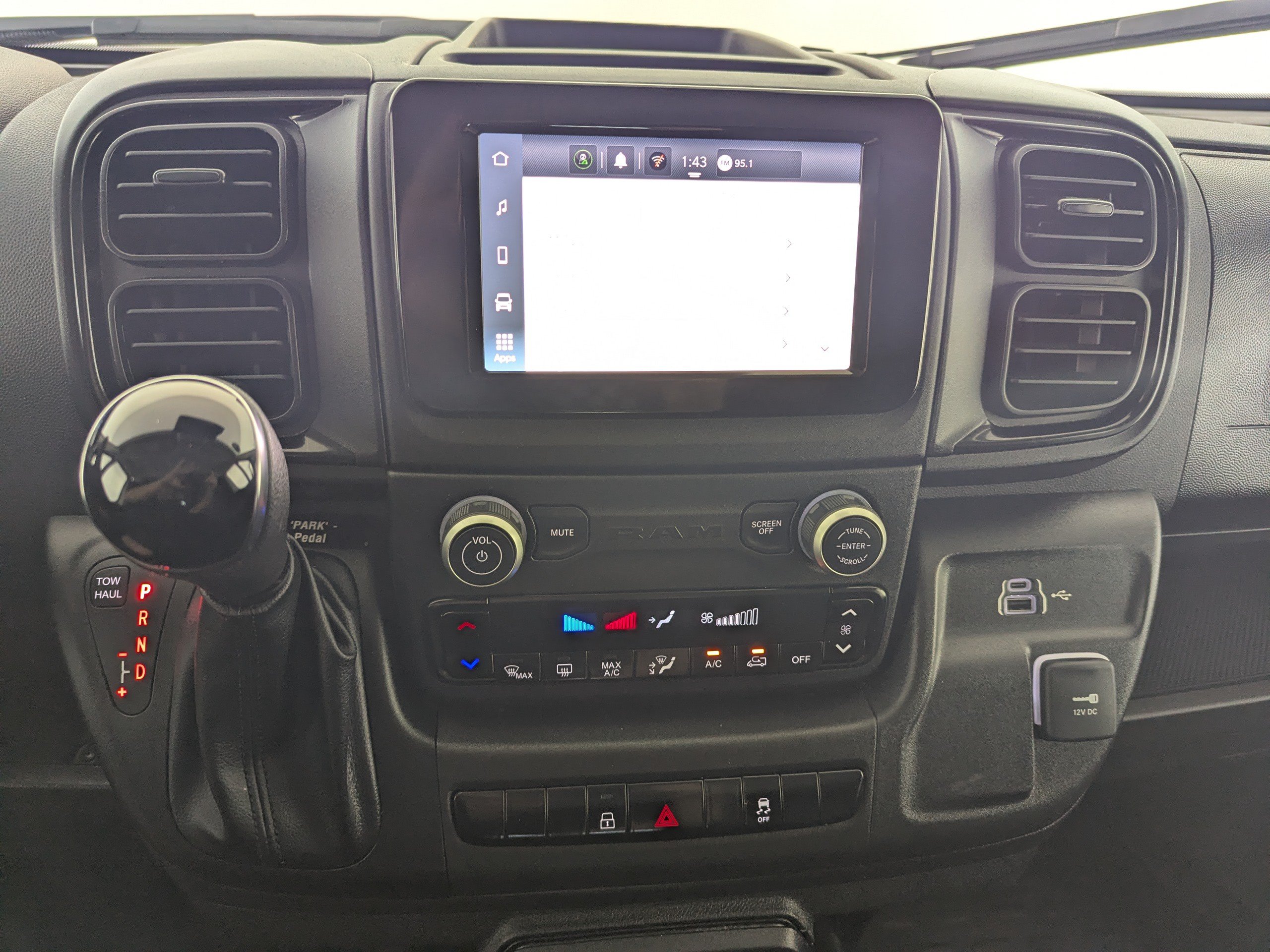 Used 2025 RAM ProMaster 2500 w/ U-Haul Equipment Group FWD image 17
