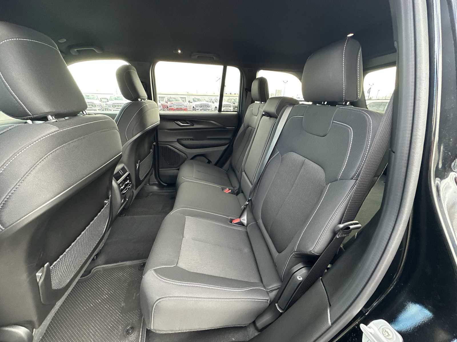 New 2025 Jeep Grand Cherokee Laredo image 22