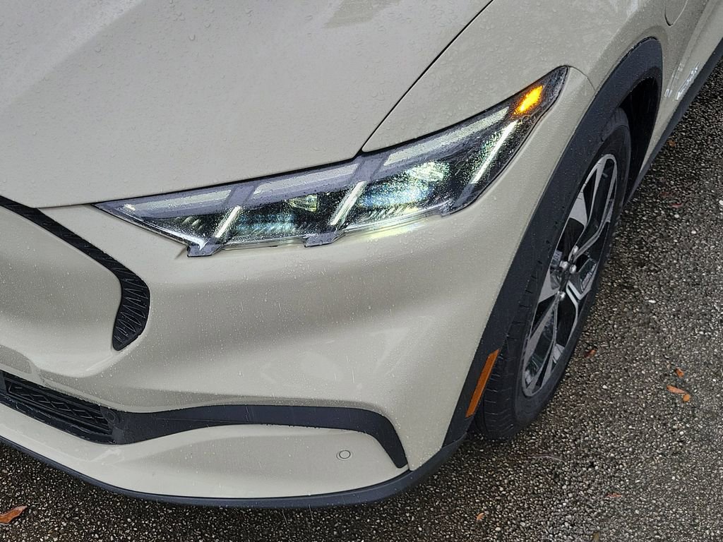 Used 2025 Ford Mustang Mach-E Select image 8