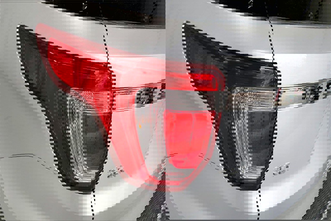 Used 2019 Ford Explorer XLT w/ Equipment Group 202A image 13