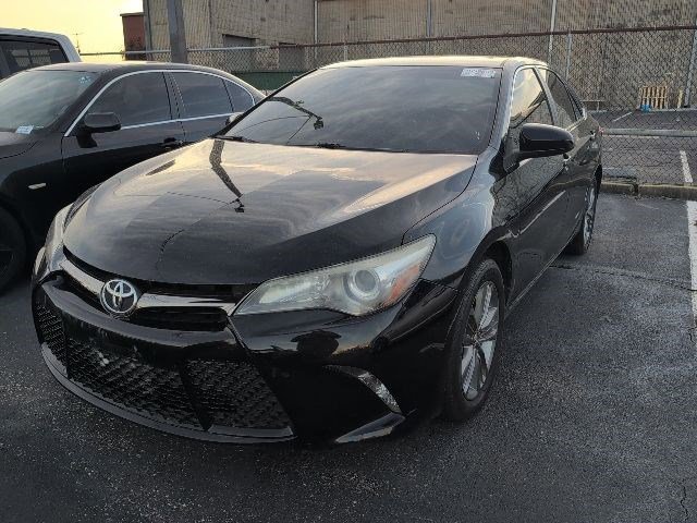 Used 2016 Toyota Camry SE w/ Moonroof Package