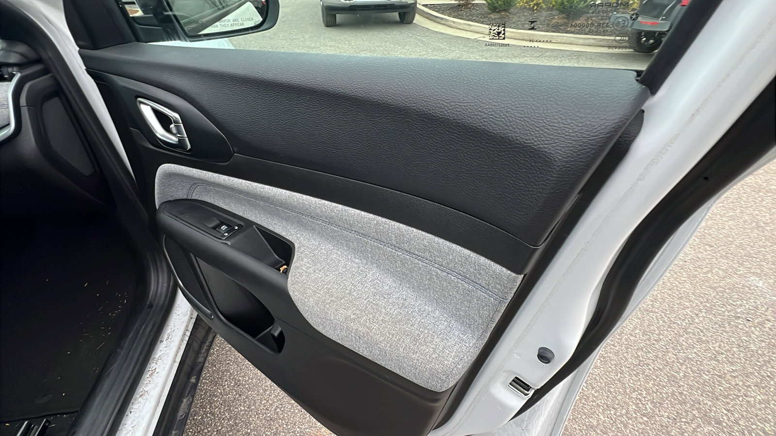 Used 2024 Jeep Compass Latitude image 18