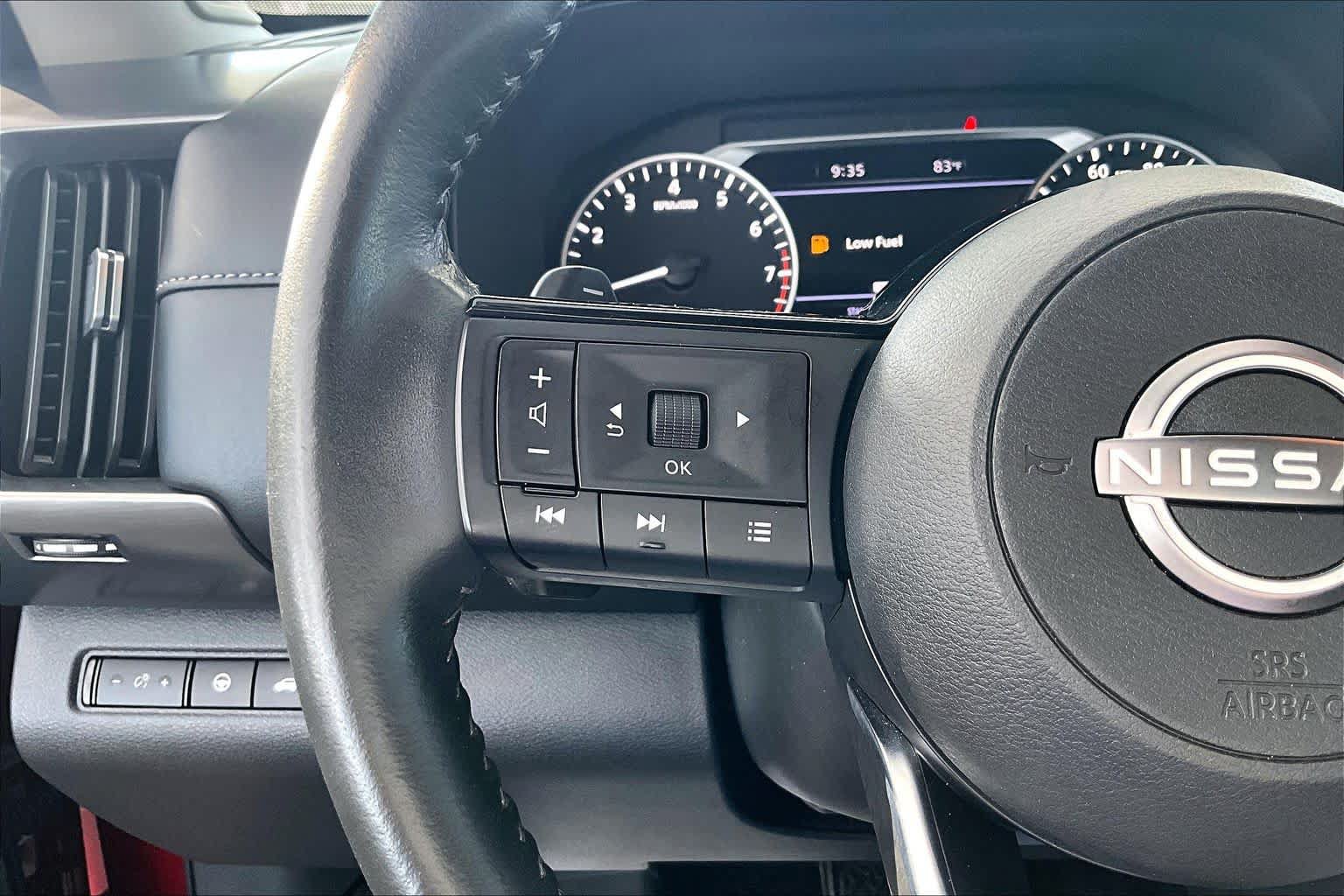 Used 2023 Nissan Pathfinder SL w/ SL Premium Package FWD image 24