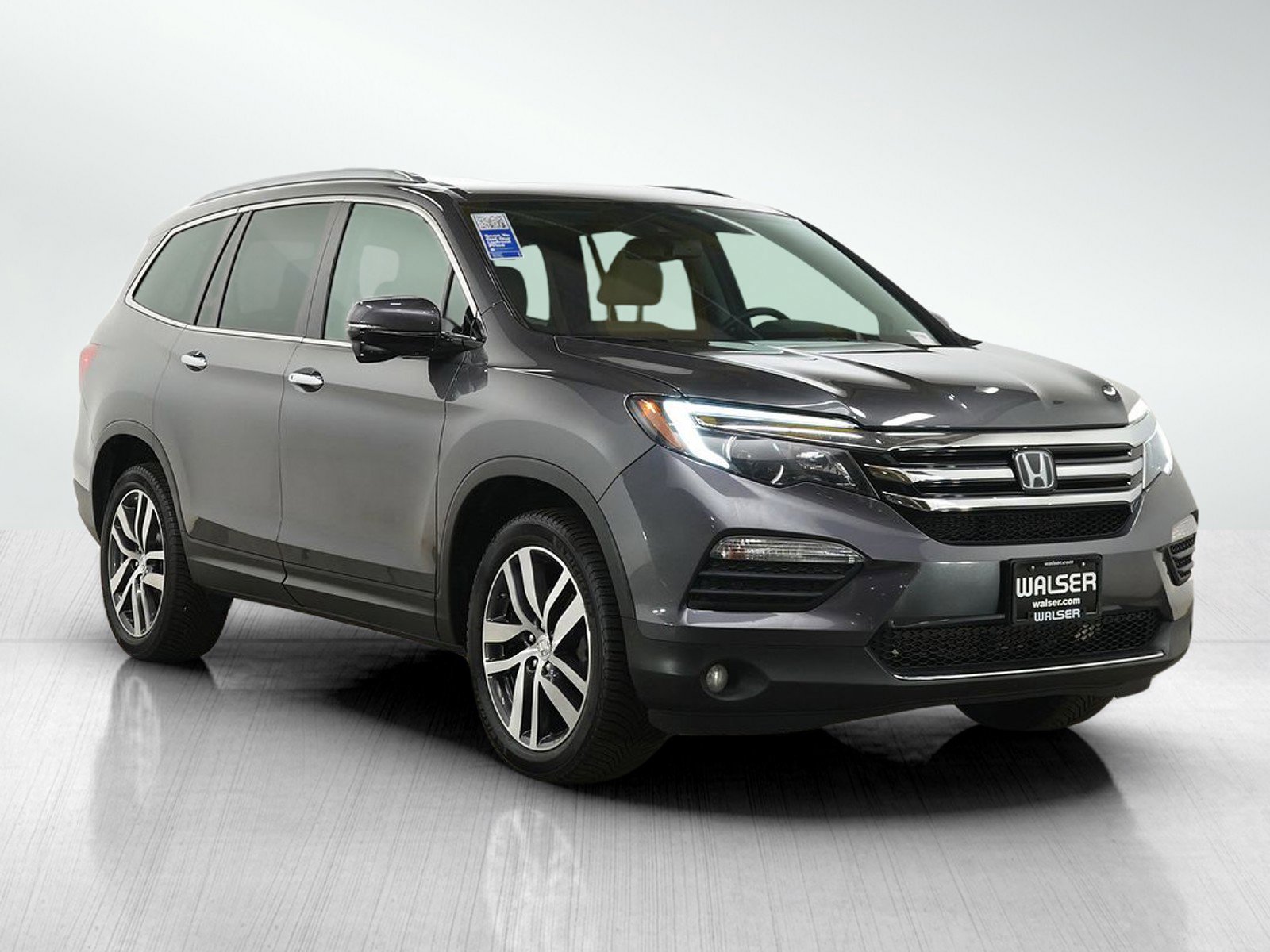 Used 2017 Honda Pilot Touring image 7