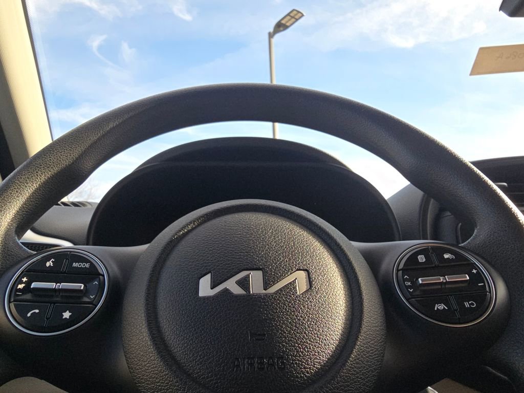Used 2023 Kia Soul LX w/ LX Technology Package image 23
