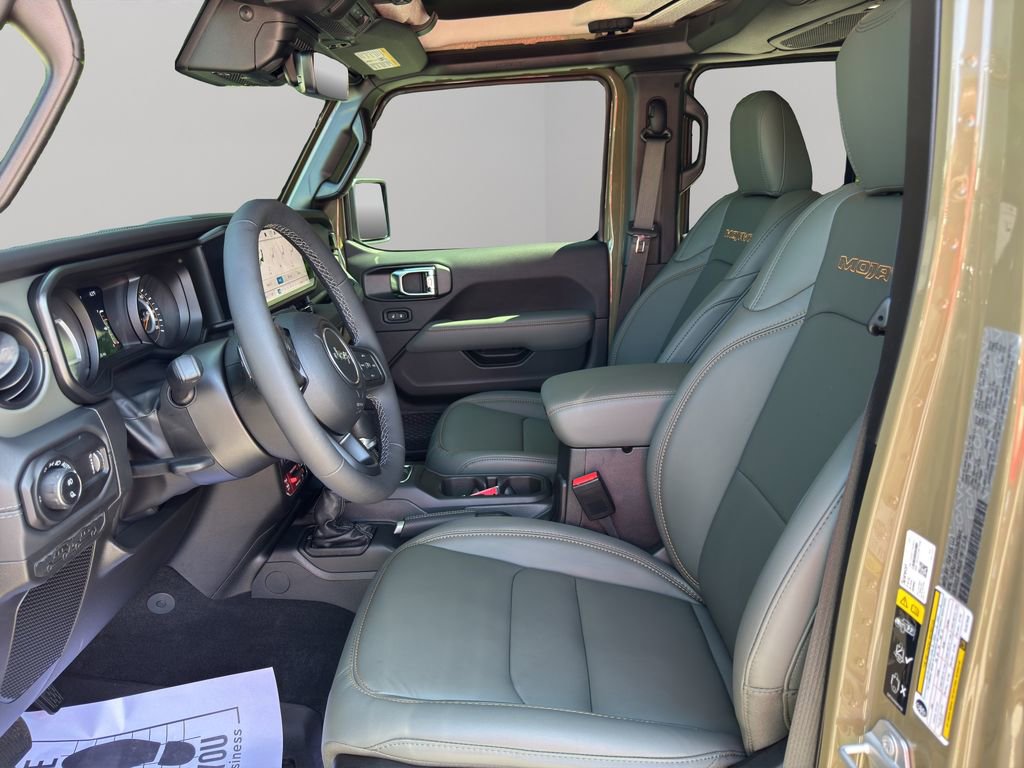 Used 2025 Jeep Gladiator Mojave AWD/4WD image 4