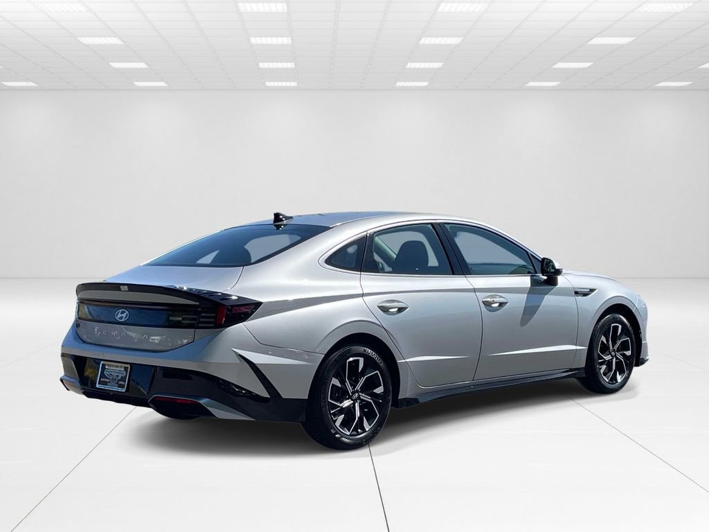 Certified 2025 Hyundai Sonata SEL FWD image 6