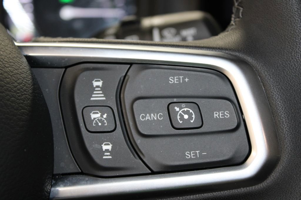 Used 2025 Jeep Wrangler Unlimited Sahara w/ Safety Group image 42