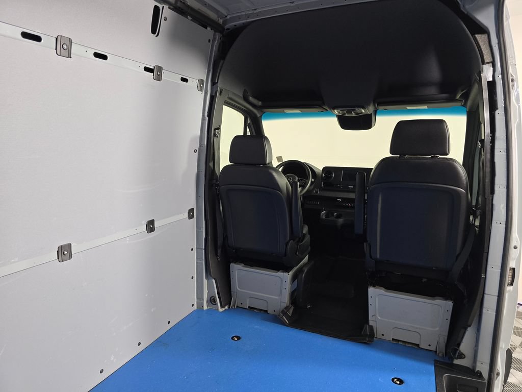Used 2021 Mercedes-Benz Sprinter 2500 image 15