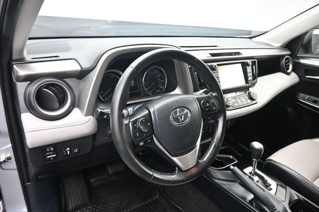 Used 2018 Toyota RAV4 Limited AWD/4WD image 13