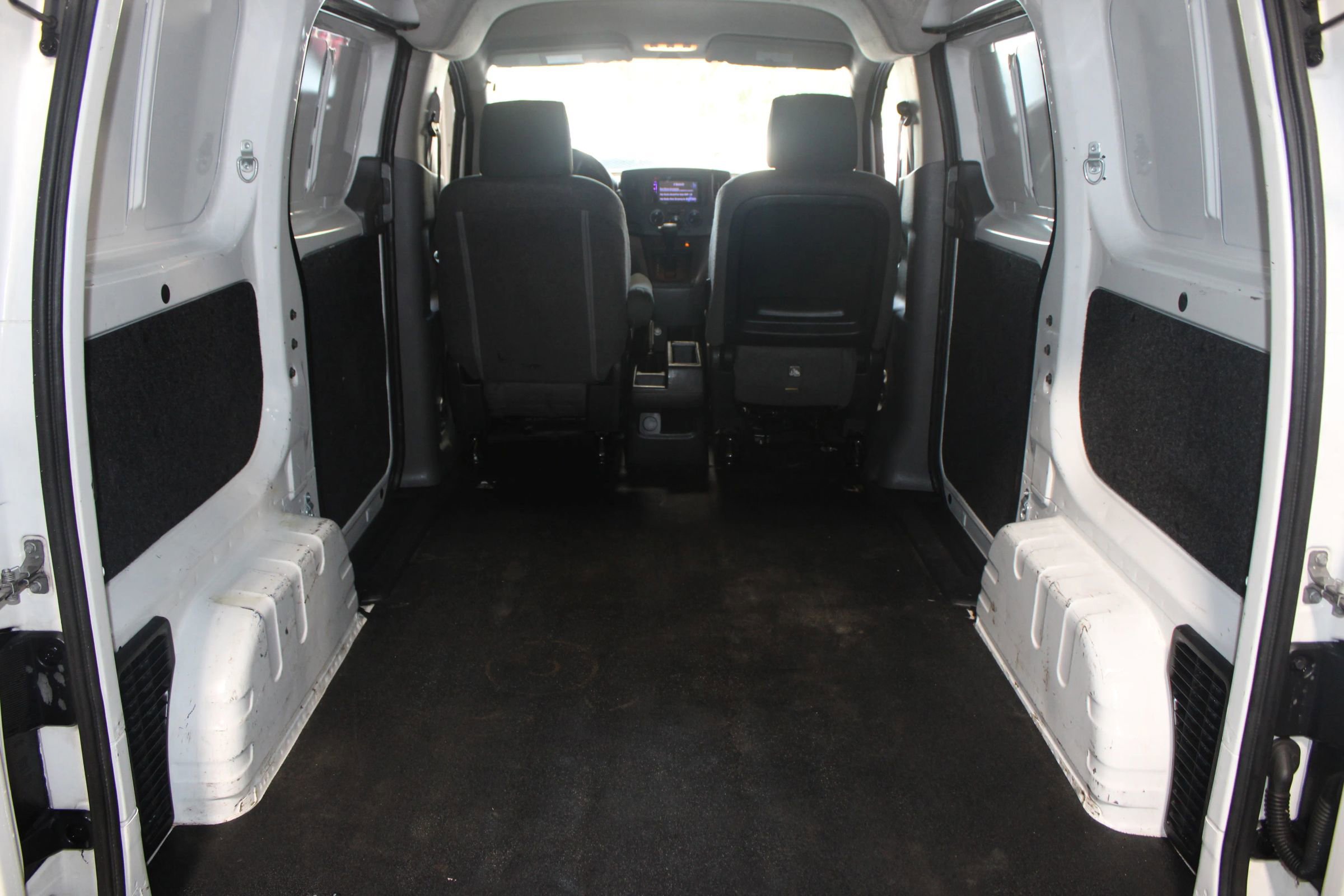 Used 2017 Nissan NV200 S FWD image 22