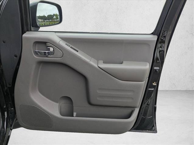 Used 2018 Nissan Frontier SV AWD/4WD image 25