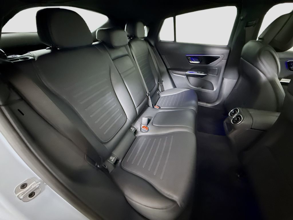 Used 2024 Mercedes-Benz GLC 300 4MATIC w/ AMG Line image 27