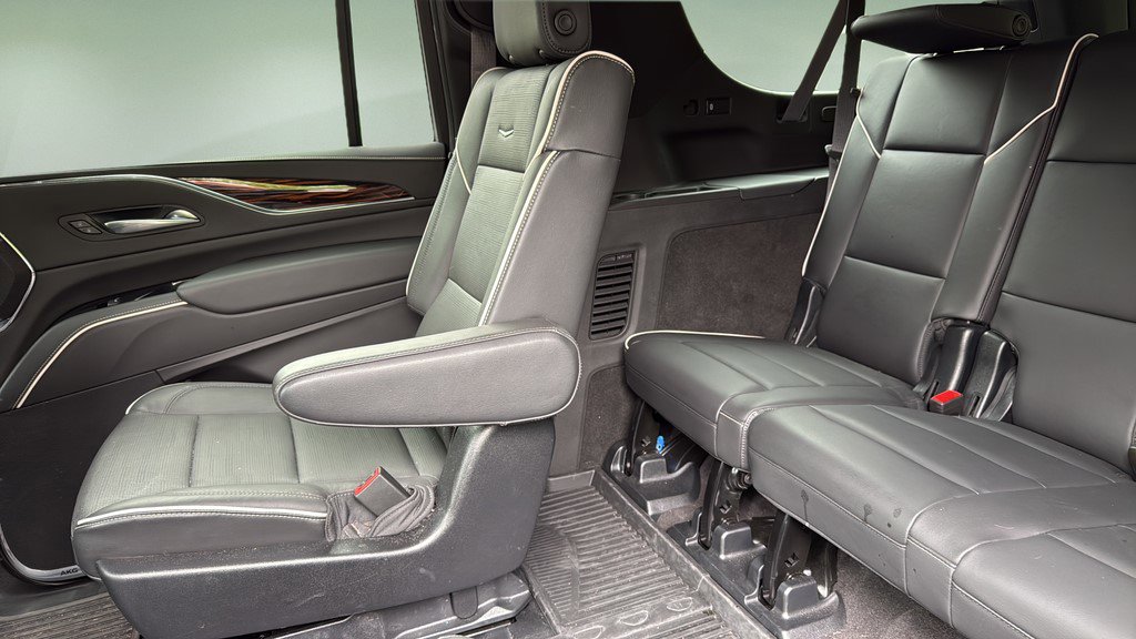 Certified 2023 Cadillac Escalade ESV Premium Luxury AWD/4WD image 17