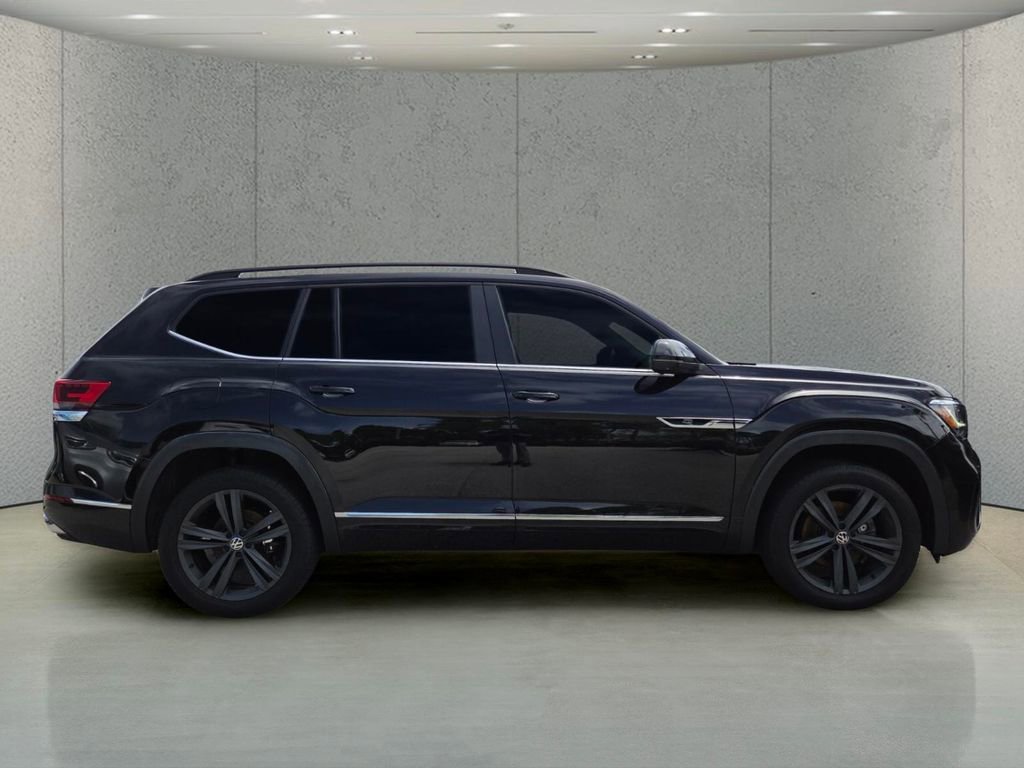 Used 2021 Volkswagen Atlas SE w/ Panoramic Sunroof Package FWD image 2