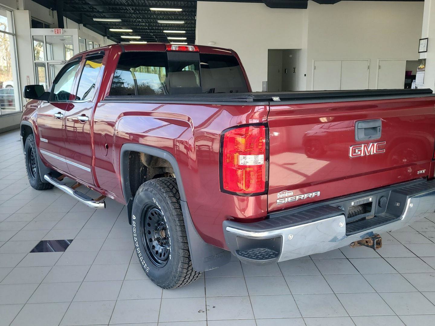 Used 2015 GMC Sierra 1500 SLT w/ Driver Alert Package image 4