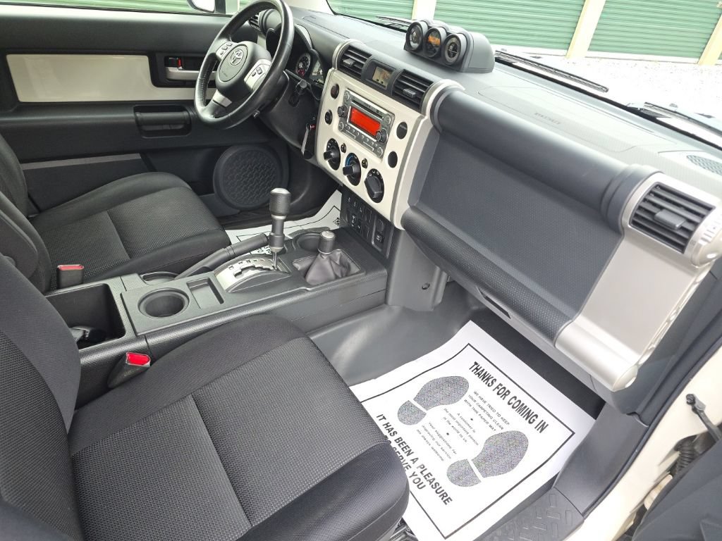 Used 2014 Toyota FJ Cruiser 4WD w/ Upgrade Package image 21