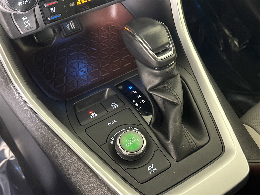 Used 2023 Toyota RAV4 Limited image 30