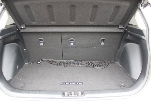 Used 2022 Hyundai Venue Limited image 33