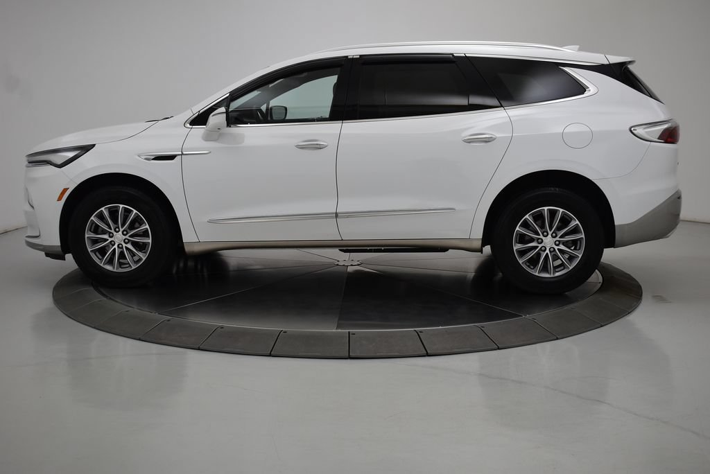 Used 2022 Buick Enclave Essence FWD image 17