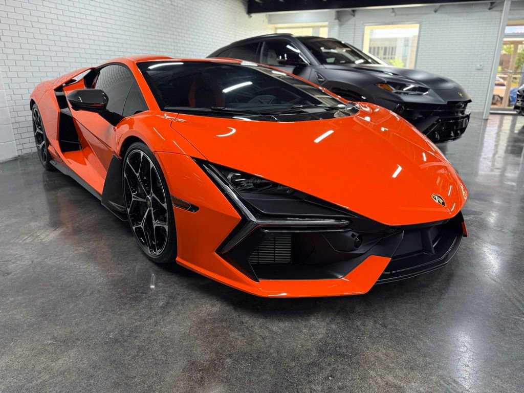 Used 2025 Lamborghini Revuelto image 1