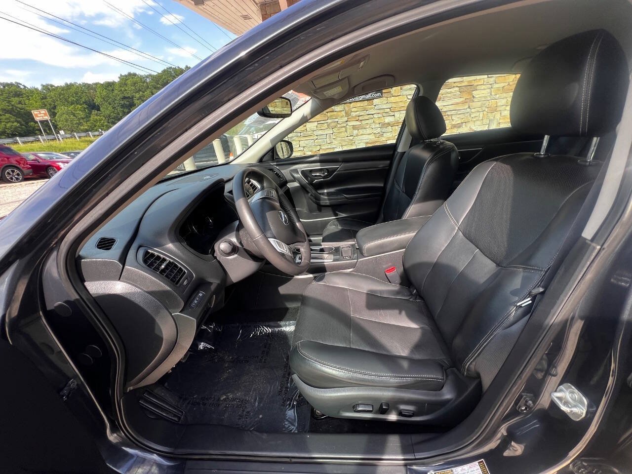 Used 2018 Nissan Altima 2.5 SL FWD image 16