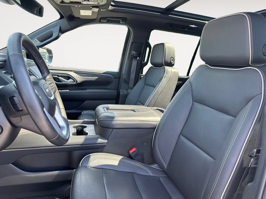 Used 2023 GMC Yukon SLT w/ SLT Luxury Package AWD/4WD image 9