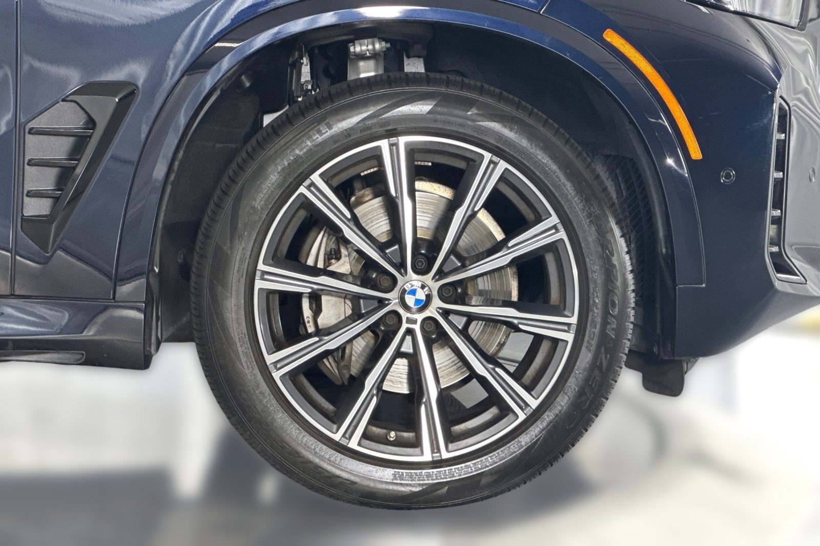 Used 2024 BMW X5 sDrive40i w/ M Sport Package RWD image 13