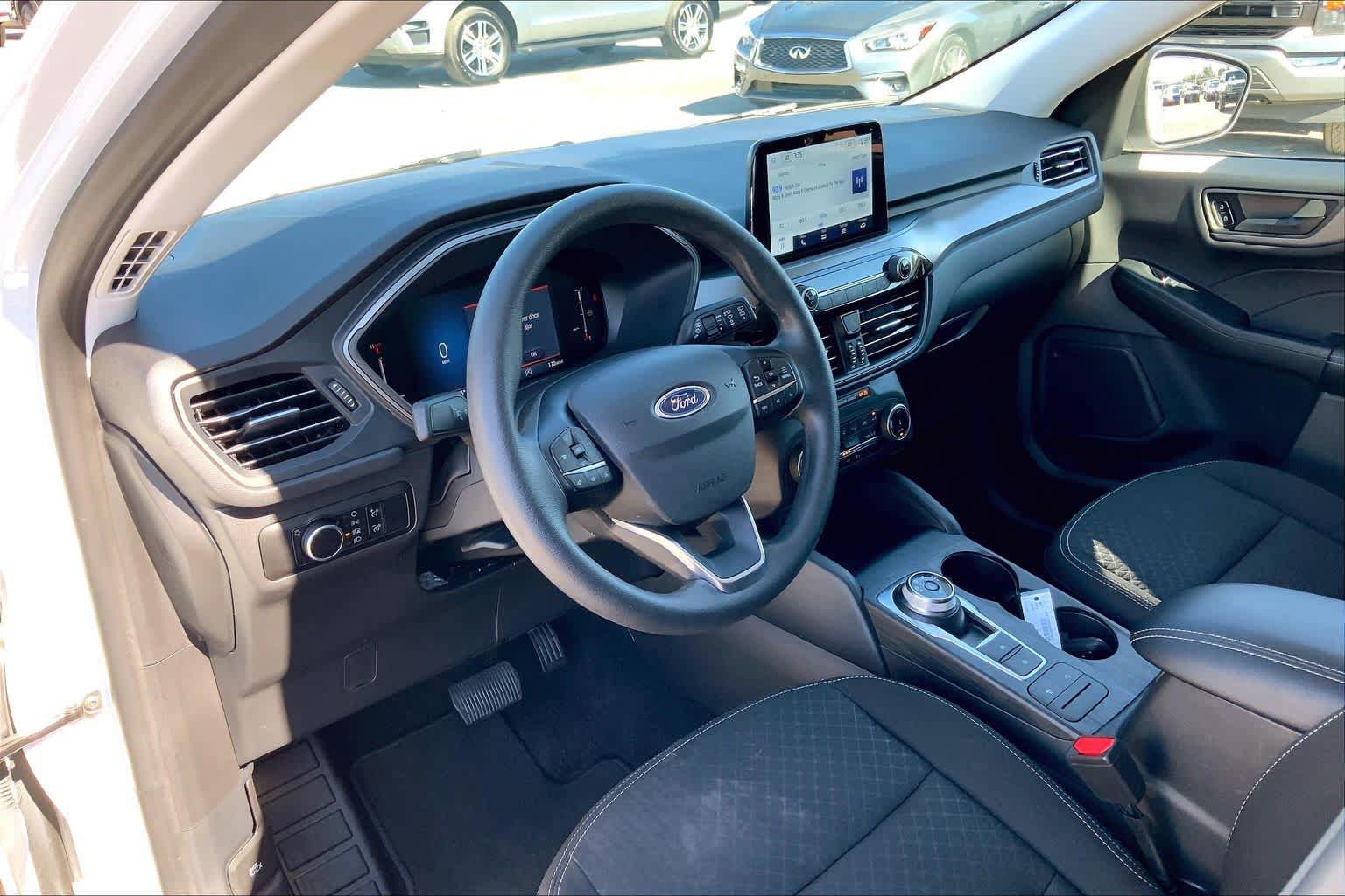 Certified 2025 Ford Escape Active image 17