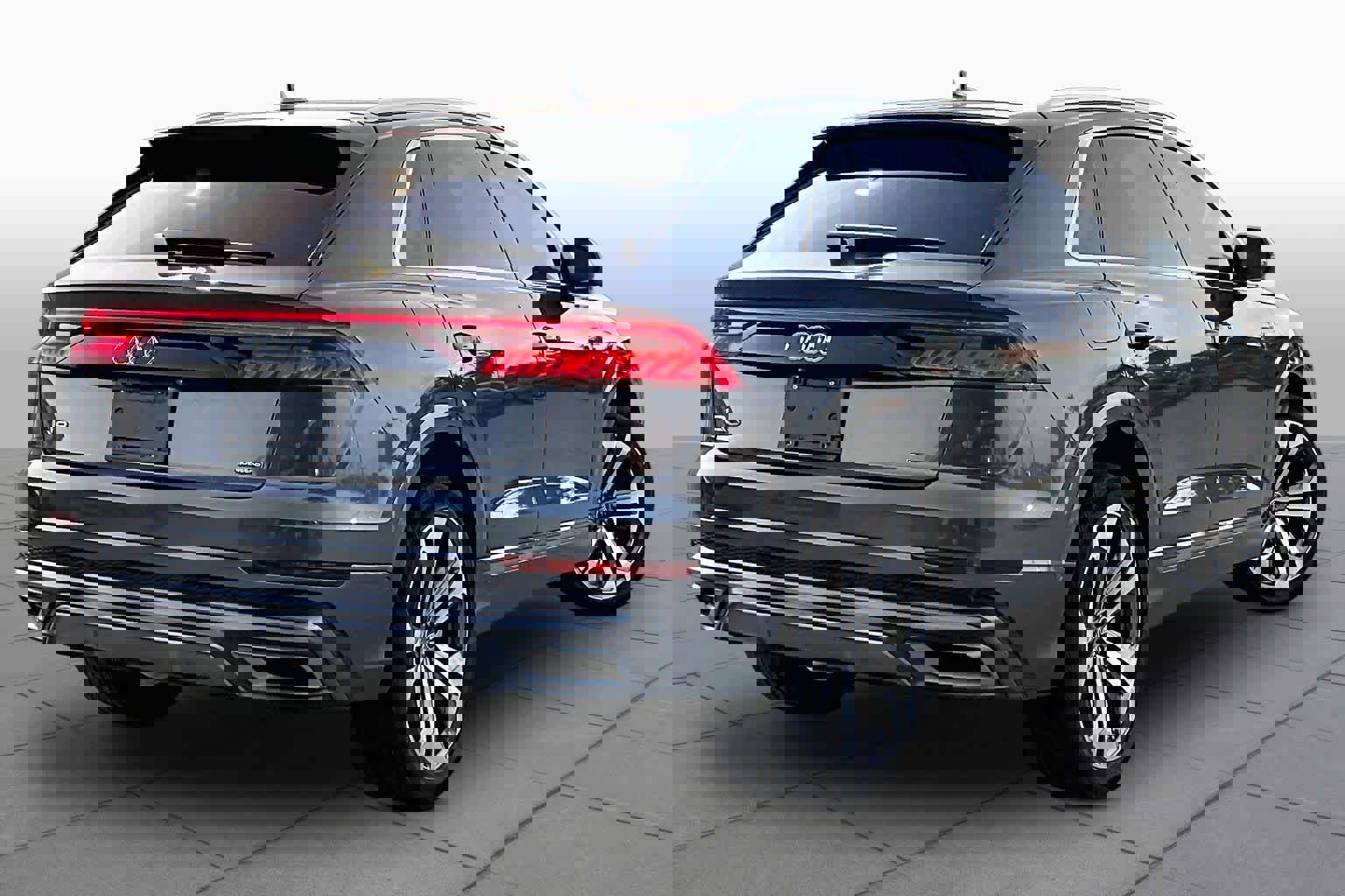 Used 2022 Audi Q8 Premium Plus w/ Premium Plus Package image 13