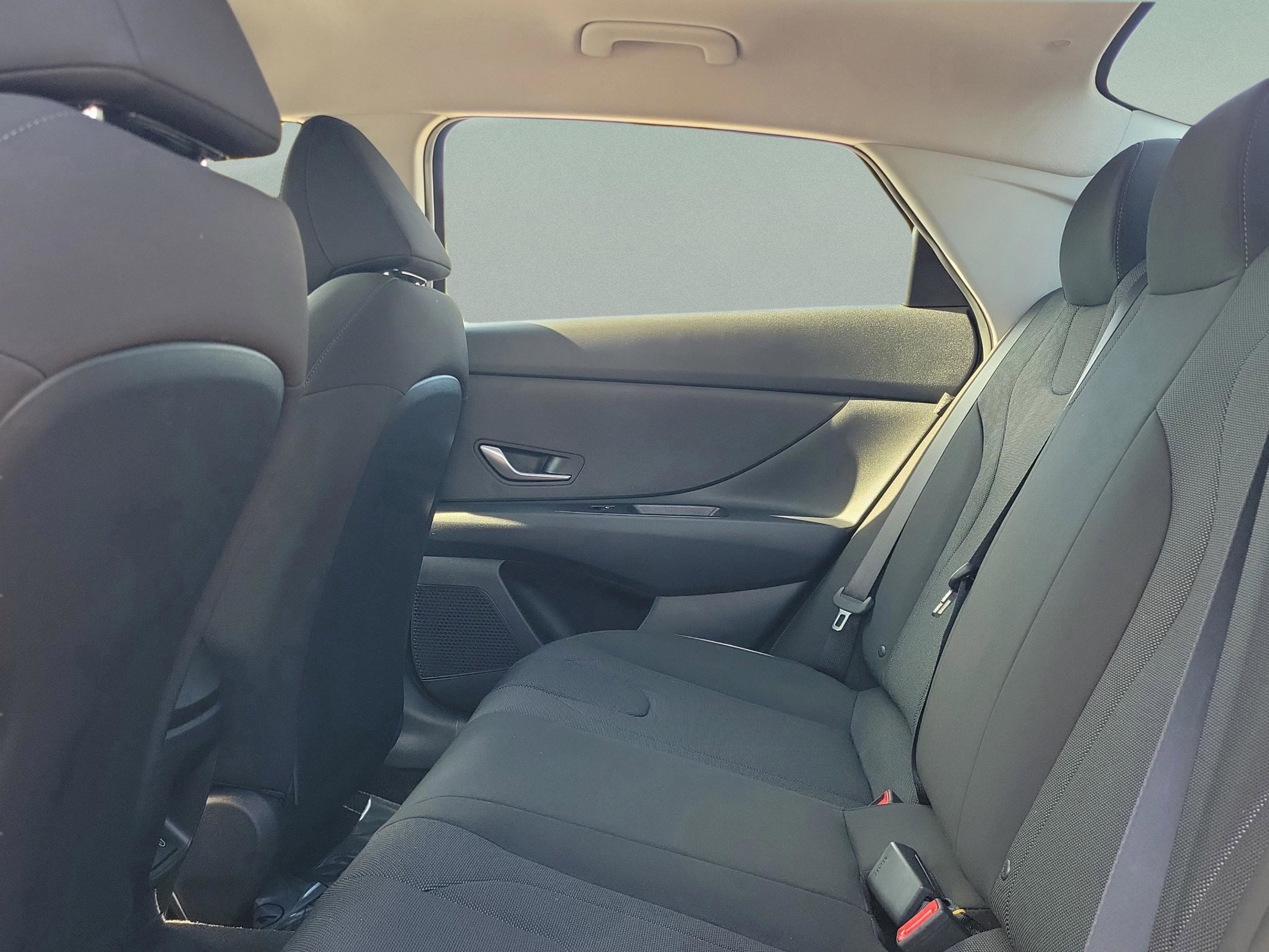 New 2026 Hyundai Elantra SE image 6